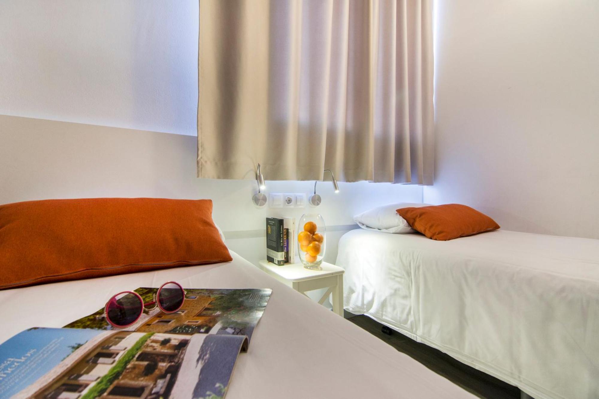 Happy People Sagrada Familia Apartments Barcelona Rum bild